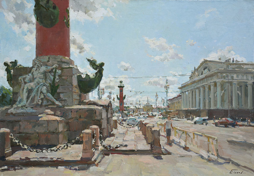 У Ростральных колонн