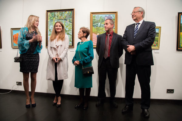 Мольберт арт-галерея